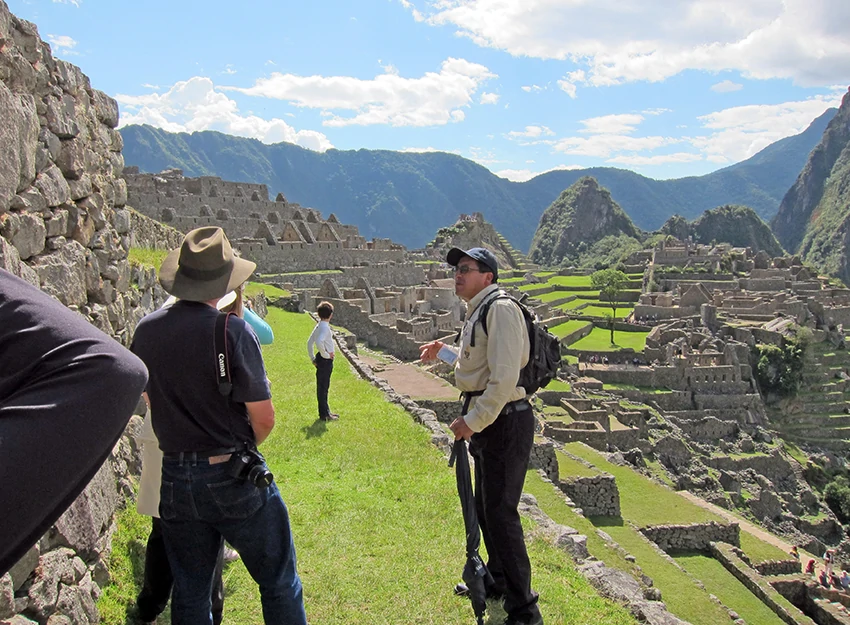 2 guide in Machu Picchu