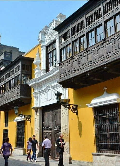 lima-balcones-coloniales